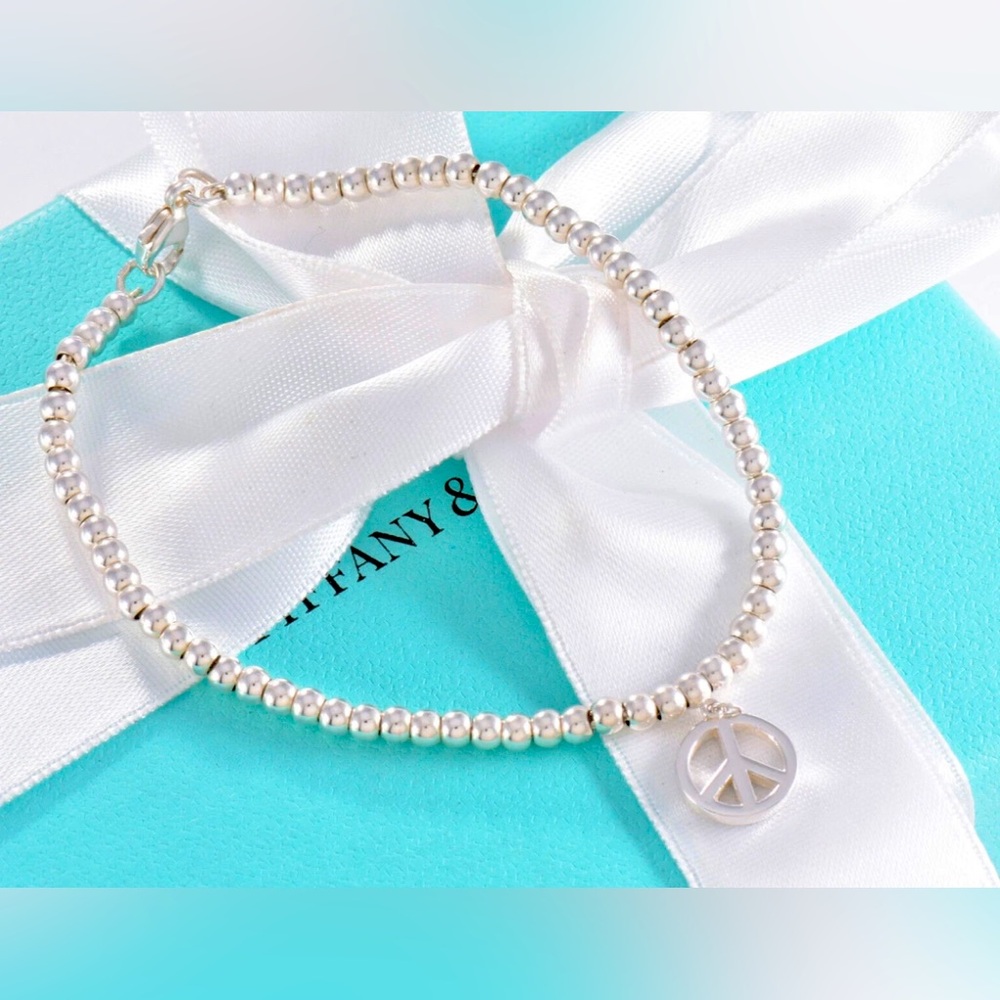 🦄 Tiffany&Co. Silver Peace Charm Bead Bracelet